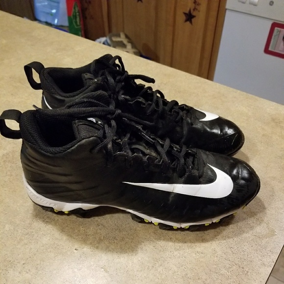 size 6 football cleats